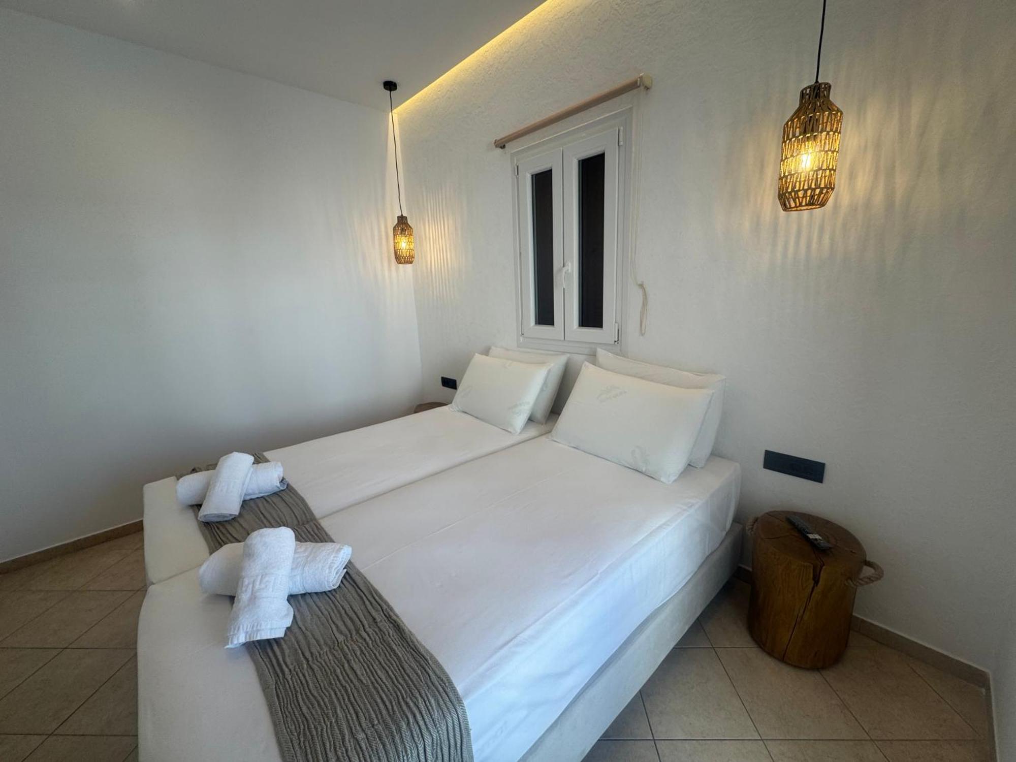 Eleni'S Rooms Antiparos Town Exterior foto